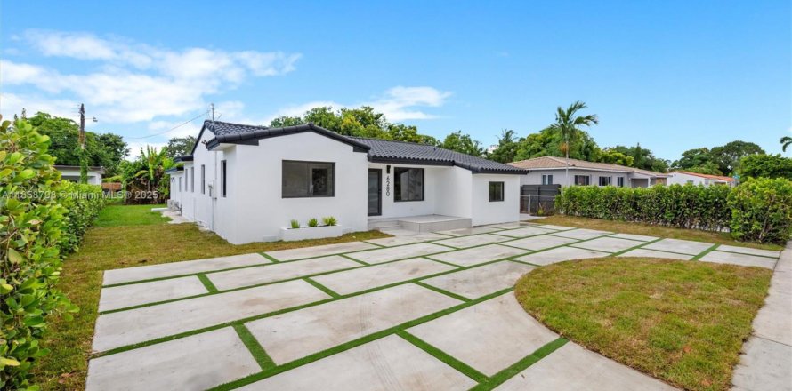 Casa en Miami, Florida 5 dormitorios, 179.86 m2 № 1891904