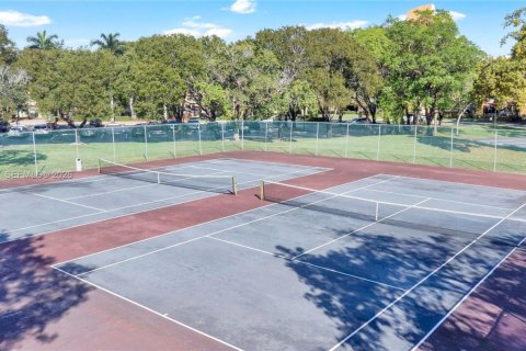 Condo in Weston, Florida, 2 bedrooms  № 2046282 - photo 23