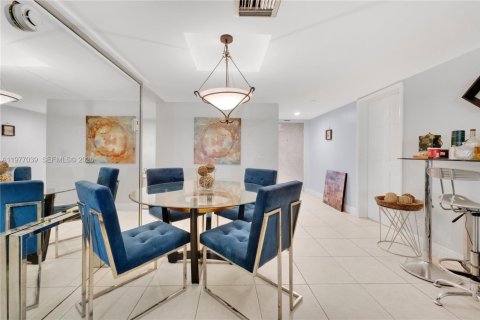 Condo in Weston, Florida, 2 bedrooms  № 2046282 - photo 8