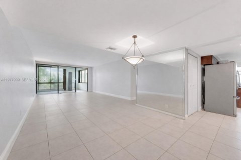 Condo in Weston, Florida, 2 bedrooms  № 2046282 - photo 7