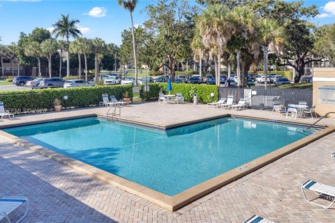 Condo in Weston, Florida, 2 bedrooms  № 2046282 - photo 22