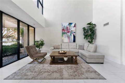 Condo in Weston, Florida, 2 bedrooms  № 2046282 - photo 2