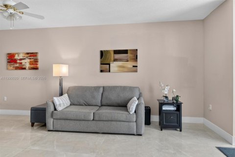 Купить кондоминиум в Майами, Флорида 1 спальня, 61.04м2, № 2058001 - фото 28