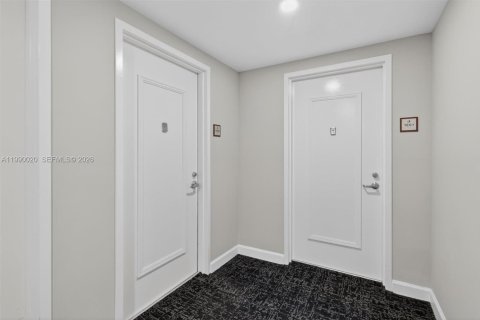 Купить кондоминиум в Майами, Флорида 1 спальня, 61.04м2, № 2058001 - фото 16