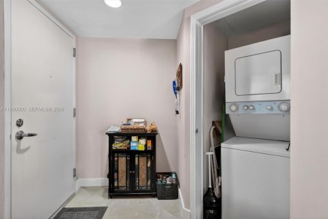 Купить кондоминиум в Майами, Флорида 1 спальня, 61.04м2, № 2058001 - фото 19