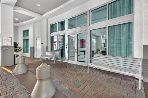 Купить кондоминиум в Майами, Флорида 1 спальня, 61.04м2, № 2058001 - фото 12