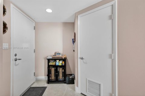 Купить кондоминиум в Майами, Флорида 1 спальня, 61.04м2, № 2058001 - фото 18