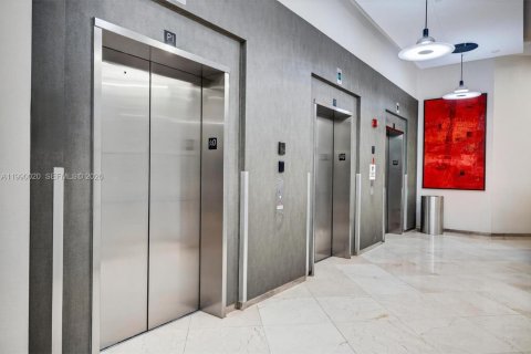 Купить кондоминиум в Майами, Флорида 1 спальня, 61.04м2, № 2058001 - фото 15