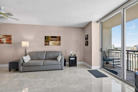 Купить кондоминиум в Майами, Флорида 1 спальня, 61.04м2, № 2058001 - фото 27