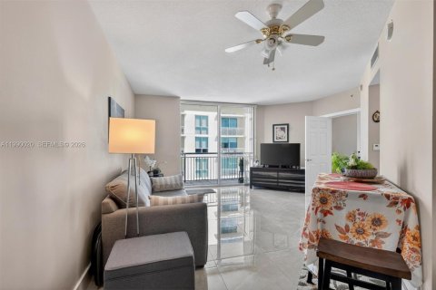 Купить кондоминиум в Майами, Флорида 1 спальня, 61.04м2, № 2058001 - фото 17