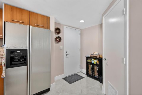 Купить кондоминиум в Майами, Флорида 1 спальня, 61.04м2, № 2058001 - фото 22