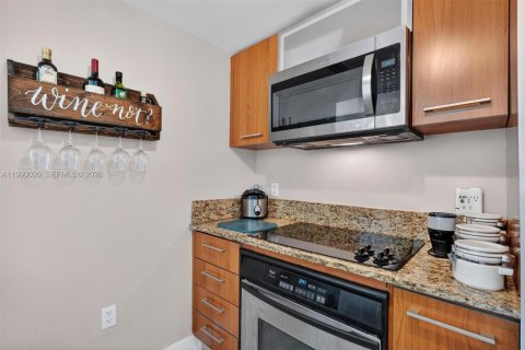 Купить кондоминиум в Майами, Флорида 1 спальня, 61.04м2, № 2058001 - фото 21