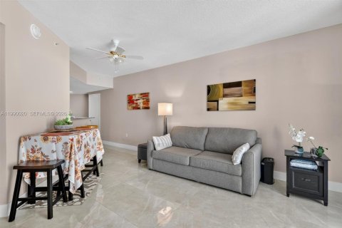 Купить кондоминиум в Майами, Флорида 1 спальня, 61.04м2, № 2058001 - фото 26