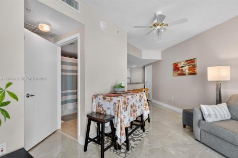 Купить кондоминиум в Майами, Флорида 1 спальня, 61.04м2, № 2058001 - фото 30