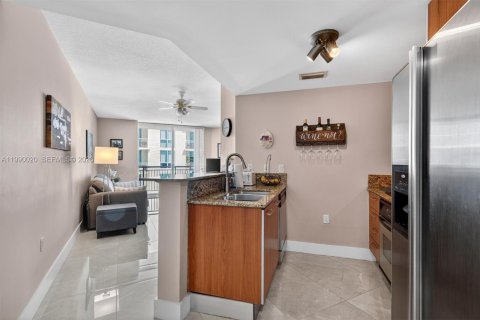 Купить кондоминиум в Майами, Флорида 1 спальня, 61.04м2, № 2058001 - фото 20