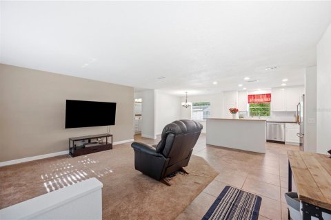 House in Lakeland, Florida 3 bedrooms, 148.09 sq.m. № 1800186 - photo 5
