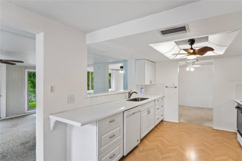 Купить виллу или дом в Холидэй, Флорида 10 комнат, 155.15м2, № 2151048 - фото 9