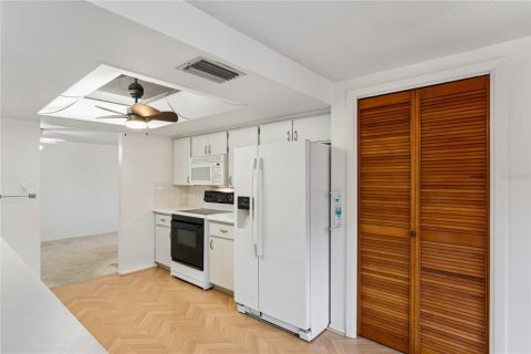 Купить виллу или дом в Холидэй, Флорида 10 комнат, 155.15м2, № 2151048 - фото 10