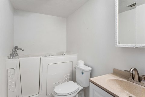 Купить виллу или дом в Холидэй, Флорида 10 комнат, 155.15м2, № 2151048 - фото 25