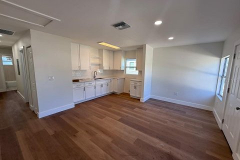 Appartement à louer à Saint Petersburg, Floride: 2 chambres, 82.22 m2 № 2437233 - photo 3