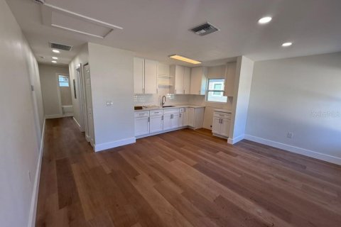 Appartement à louer à Saint Petersburg, Floride: 2 chambres, 82.22 m2 № 2437233 - photo 4