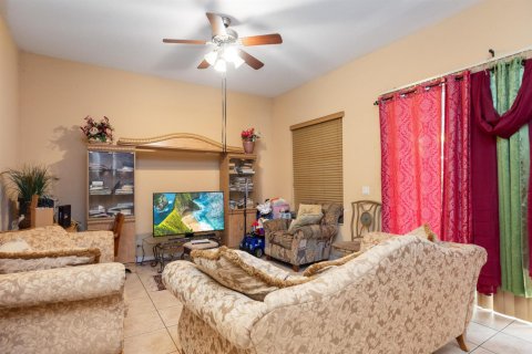 Villa ou maison à vendre à Boynton Beach, Floride: 4 chambres, 261.06 m2 № 2081606 - photo 13