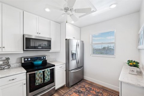 Condominio en venta en Bradenton, Florida, 2 dormitorios, 93.65 m2 № 1566091 - foto 12