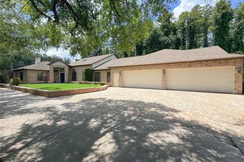 Villa ou maison à vendre à Tampa, Floride: 5 chambres, 445.75 m2 № 2304769 - photo 3