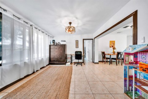 Купить виллу или дом в Мирамар, Флорида 4 спальни, 129.13м2, № 1957264 - фото 21