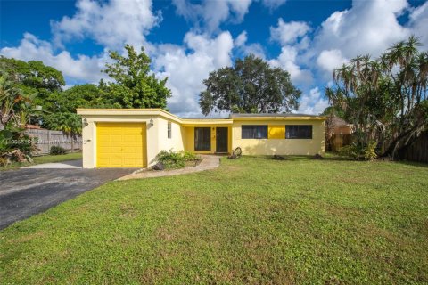 Купить виллу или дом в Мирамар, Флорида 4 спальни, 129.13м2, № 1957264 - фото 1