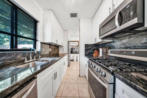 Купить виллу или дом в Мирамар, Флорида 4 спальни, 129.13м2, № 1957264 - фото 7