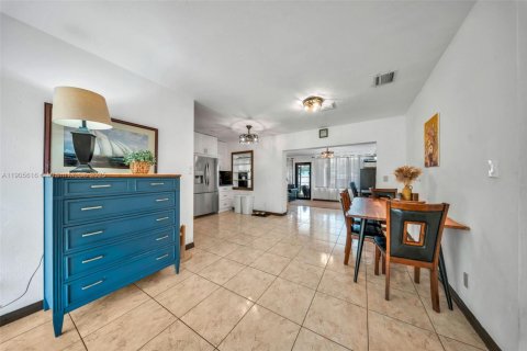 Купить виллу или дом в Мирамар, Флорида 4 спальни, 129.13м2, № 1957264 - фото 2