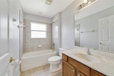 Casa en venta en Kissimmee, Florida, 5 dormitorios, 267.28 m2 № 1812821 - foto 18