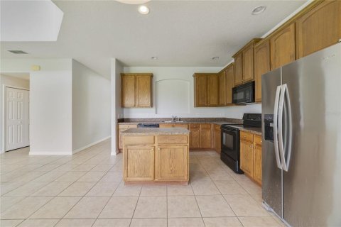 Casa en venta en Kissimmee, Florida, 5 dormitorios, 267.28 m2 № 1812821 - foto 5