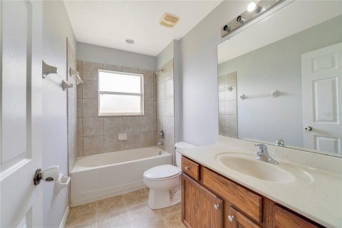 Casa en venta en Kissimmee, Florida, 5 dormitorios, 267.28 m2 № 1812821 - foto 19