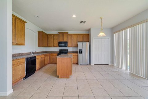 Casa en venta en Kissimmee, Florida, 5 dormitorios, 267.28 m2 № 1812821 - foto 3