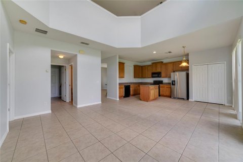Casa en venta en Kissimmee, Florida, 5 dormitorios, 267.28 m2 № 1812821 - foto 6