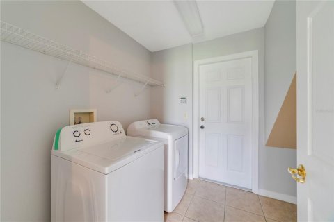 Casa en venta en Kissimmee, Florida, 5 dormitorios, 267.28 m2 № 1812821 - foto 8