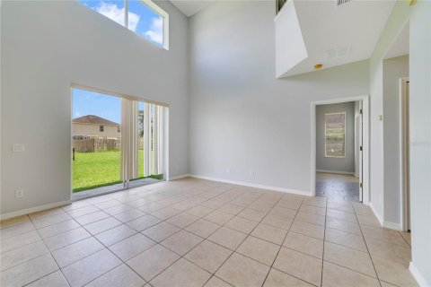 Casa en venta en Kissimmee, Florida, 5 dormitorios, 267.28 m2 № 1812821 - foto 7
