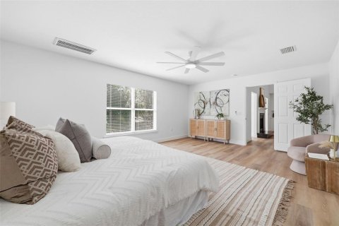 House in Brandon, Florida 3 bedrooms, 242.29 sq.m. № 2430935 - photo 28