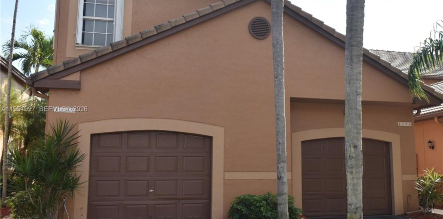 Adosado en Weston, Florida 4 dormitorios, 160.54 m2 № 2008008