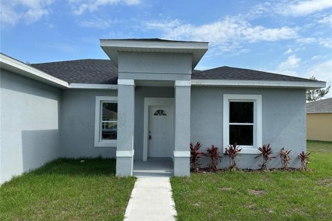 Villa ou maison à louer à Poinciana, Floride: 4 chambres, 163.32 m2 № 2155774 - photo 2