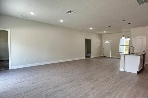 Villa ou maison à louer à Poinciana, Floride: 4 chambres, 163.32 m2 № 2155774 - photo 3