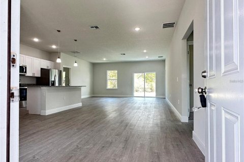 Villa ou maison à louer à Poinciana, Floride: 4 chambres, 163.32 m2 № 2155774 - photo 5