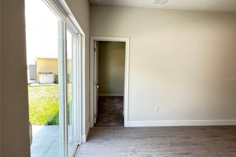 Villa ou maison à louer à Poinciana, Floride: 4 chambres, 163.32 m2 № 2155774 - photo 17