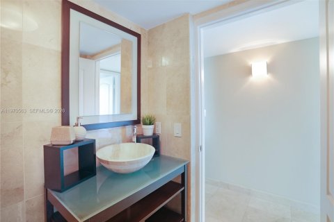 Copropriété à vendre à Miami, Floride: 2 chambres, 127 m2 № 2184689 - photo 26