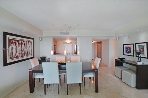 Copropriété à vendre à Miami, Floride: 2 chambres, 127 m2 № 2184689 - photo 9