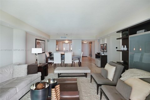 Copropriété à vendre à Miami, Floride: 2 chambres, 127 m2 № 2184689 - photo 4