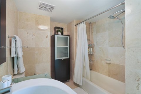 Copropriété à vendre à Miami, Floride: 2 chambres, 127 m2 № 2184689 - photo 22