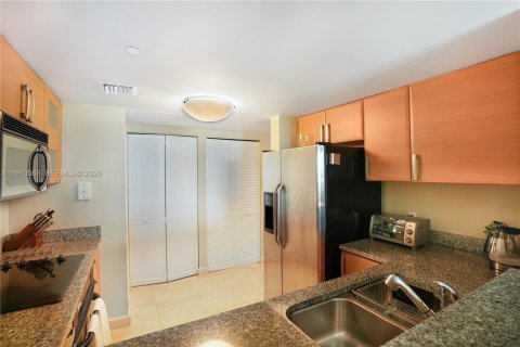 Copropriété à vendre à Miami, Floride: 2 chambres, 127 m2 № 2184689 - photo 15